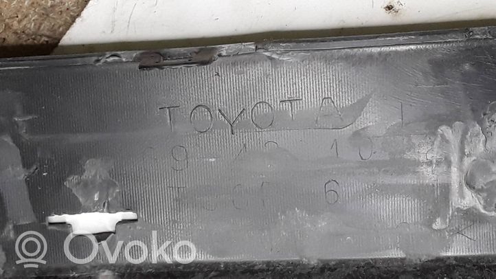Toyota RAV 4 (XA40) Takapuskurin alaosan lista 5216942010