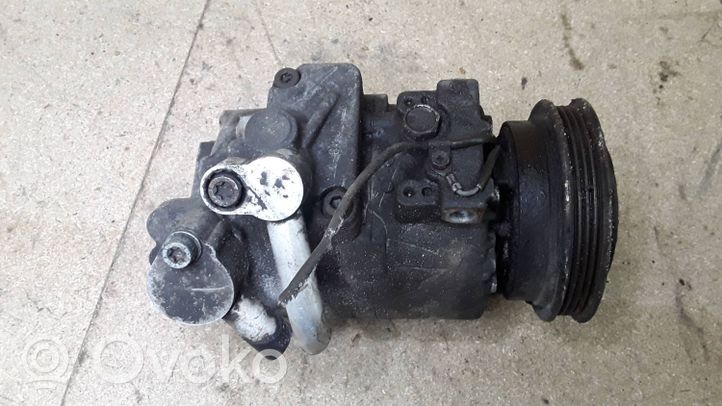 Volkswagen PASSAT B5 Ilmastointilaitteen kompressorin pumppu (A/C) 8D0260808