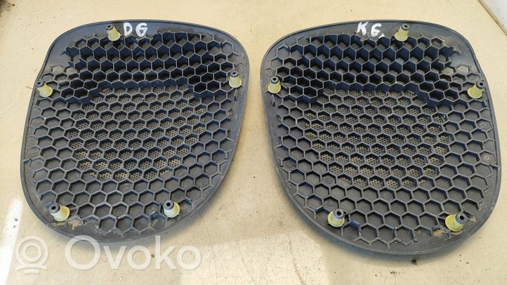 Seat Toledo III (5P) Takaoven kaiuttimen kehys 5P0867149