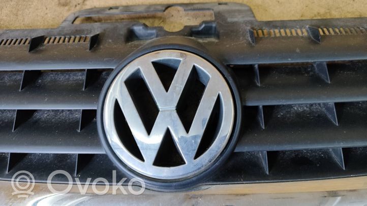 Volkswagen Touran I Grille de calandre avant 1T0853653