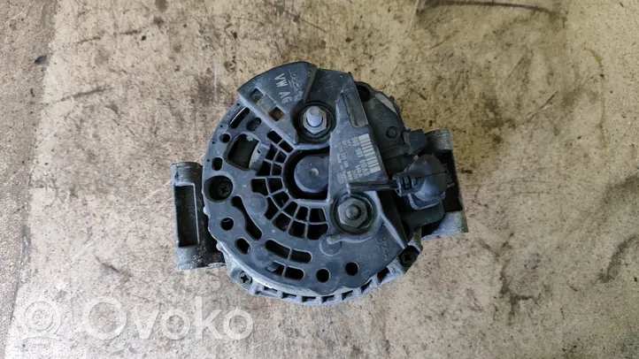 Volkswagen PASSAT CC Parte del generatore/alternatore 06B903016AB