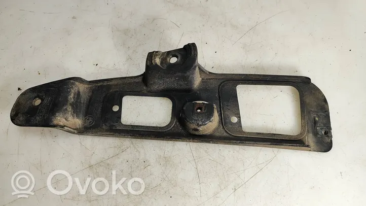 BMW X3 E83 Soporte de montaje del parachoques trasero 3400958