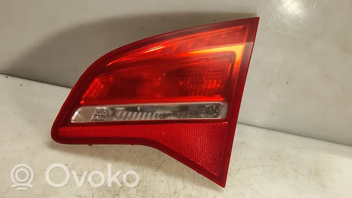 Opel Meriva B Lampy tylnej klapy bagażnika 13260841