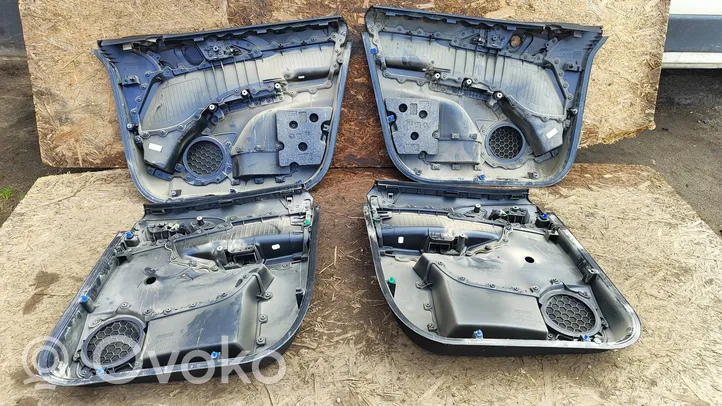 Opel Meriva B Set di rivestimento del pannello della portiera 13313023