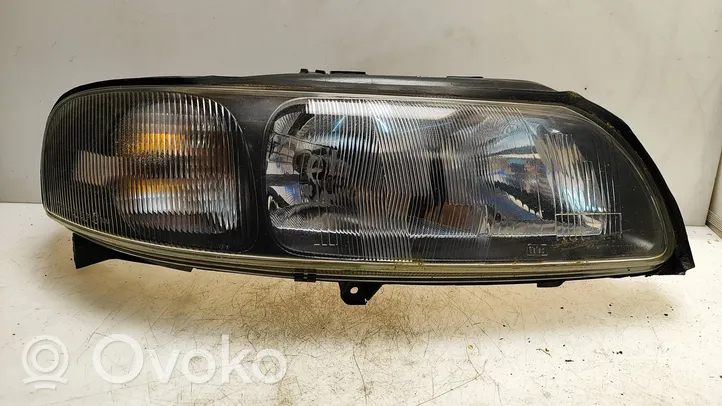 Volvo V70 Etu-/Ajovalo 8620687