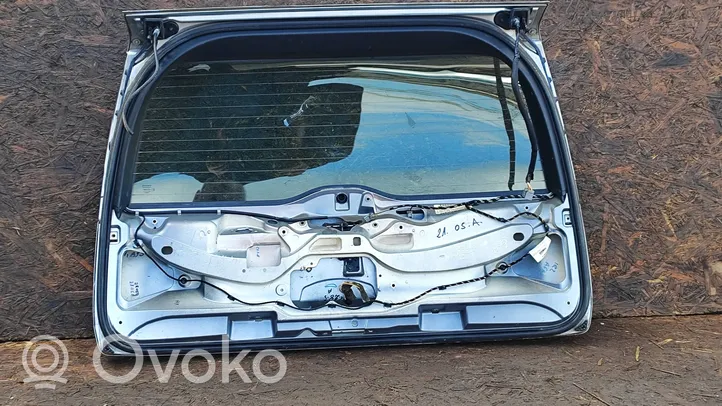 Volvo V70 Takaluukun/tavaratilan kansi E1143R00070