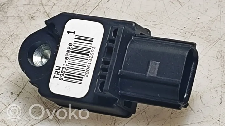 Toyota Aygo AB10 Czujnik uderzenia Airbag 8983102020
