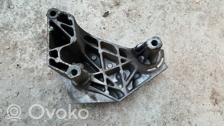 Volkswagen Golf IV Support, suspension du moteur 038199207