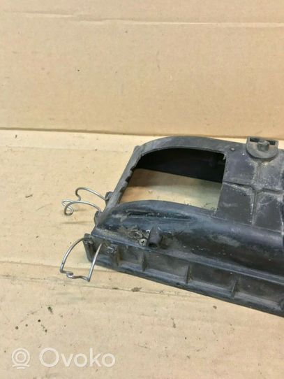 Volkswagen PASSAT B3 Air filter box cover 