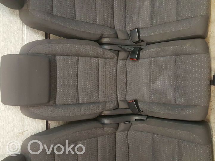 Volkswagen Touran II Rear seat 1T0010357R