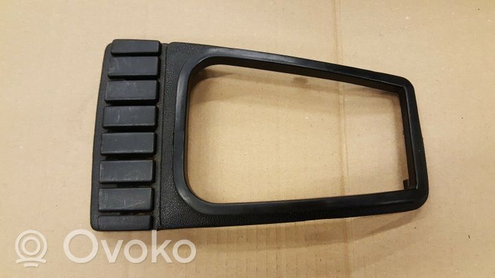 Volkswagen Golf II Ramka drążka zmiany biegów 191863216