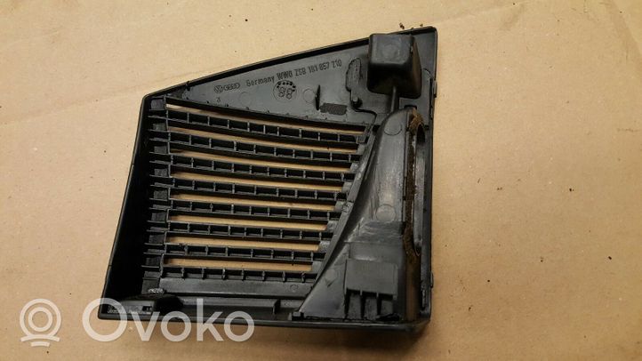 Volkswagen Golf II Grilles/couvercle de haut-parleur latéral 191857210