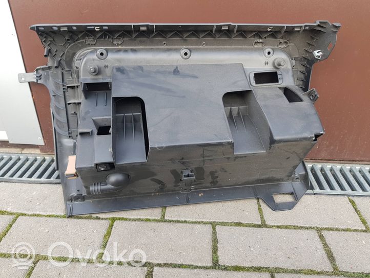 Volkswagen Golf VII Schowek deski rozdzielczej / Komplet 1K2857290
