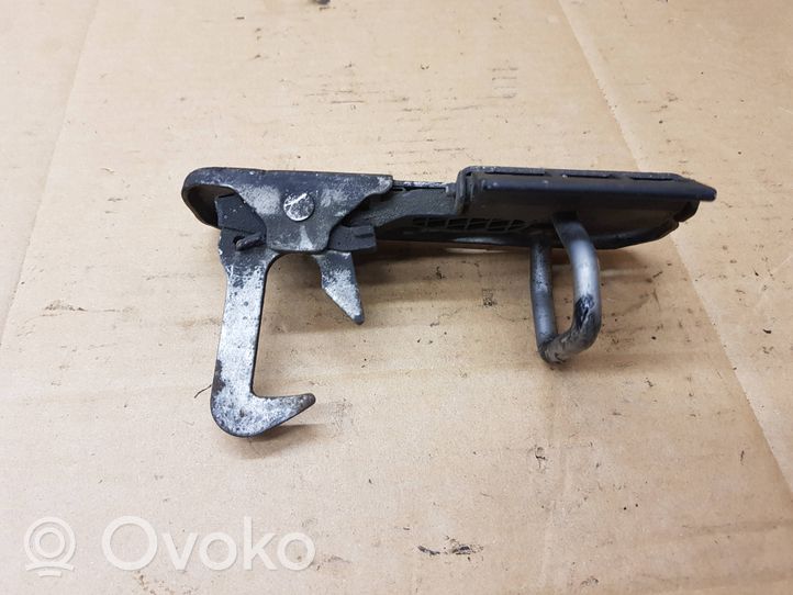 Volkswagen Eos Engine bonnet/hood lock/latch loop/hook 1Q0823480