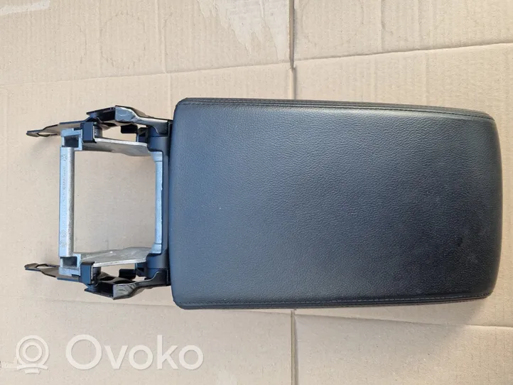 Volkswagen PASSAT B8 Armrest 