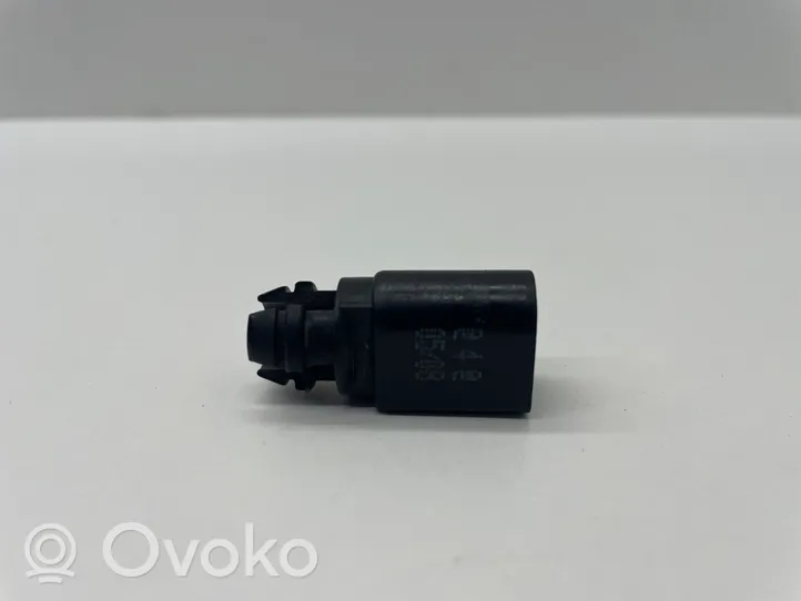 Audi A6 S6 C6 4F Ārējā temperatūras sensors 8Z0820335