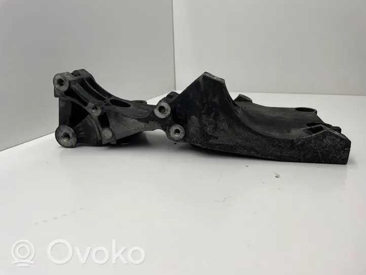 Volkswagen PASSAT B6 Support de générateur / alternateur R03G903143F