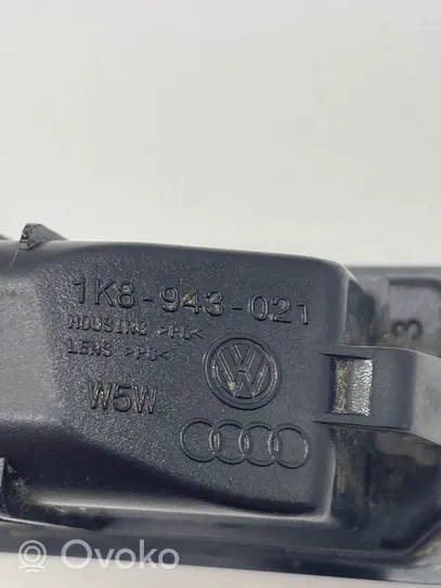 Volkswagen Golf VI Rekisterikilven valo 1K8943021