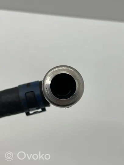 Volkswagen Golf VI Fuel line pipe 