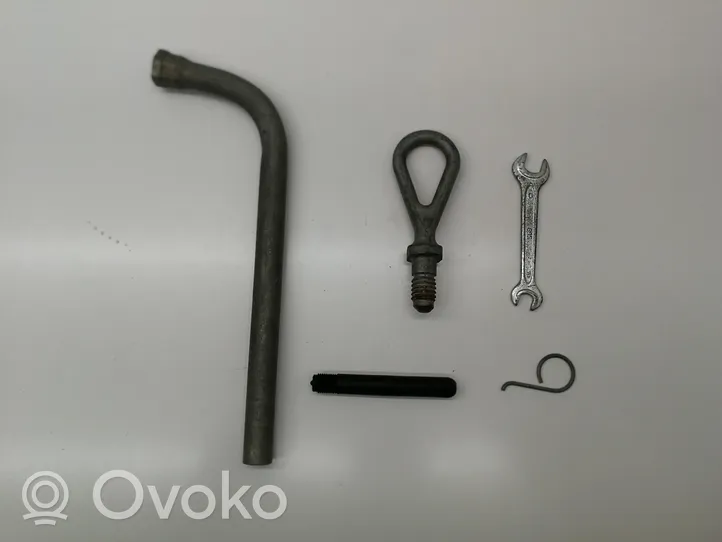 Audi A6 S6 C6 4F Boîte à outils 4F5012111A