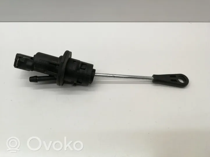 Audi A4 S4 B8 8K Główny cylinder sprzęgła 8K1721401A