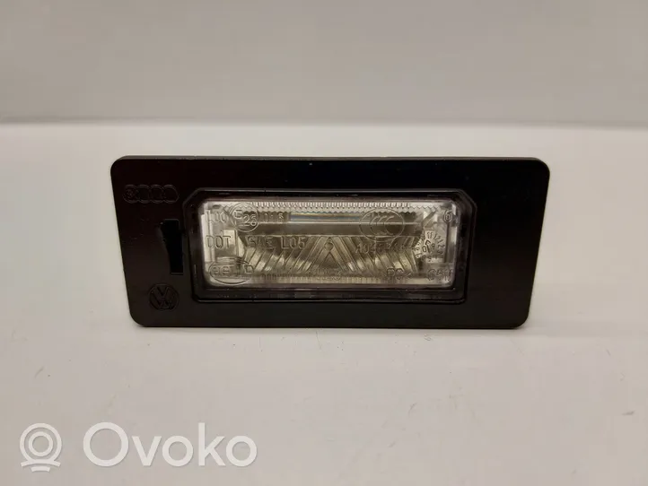 Audi A4 S4 B8 8K Lampa oświetlenia tylnej tablicy rejestracyjnej 8T0943021