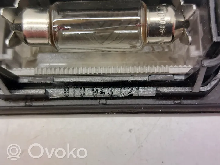 Audi A4 S4 B8 8K Lampa oświetlenia tylnej tablicy rejestracyjnej 8T0943021