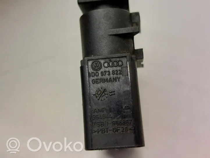 Audi A4 S4 B8 8K Zamek pokrywy przedniej / maski silnika 8T0823509