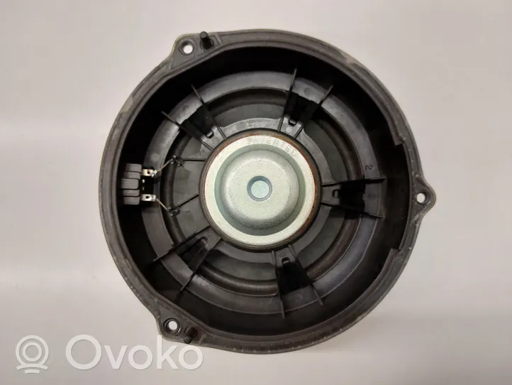 Audi A4 S4 B8 8K Takaoven kaiutin 8K0035411