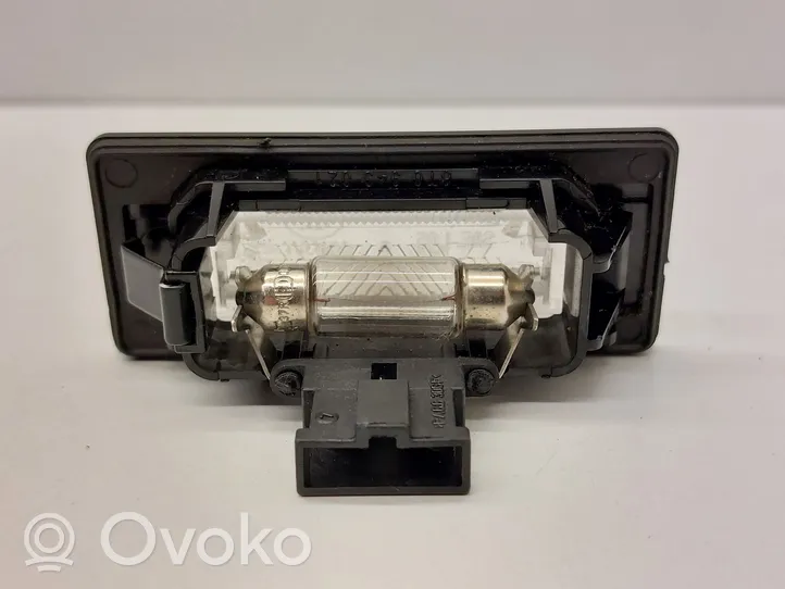 Audi A4 S4 B8 8K Lampa oświetlenia tylnej tablicy rejestracyjnej 8T0943021