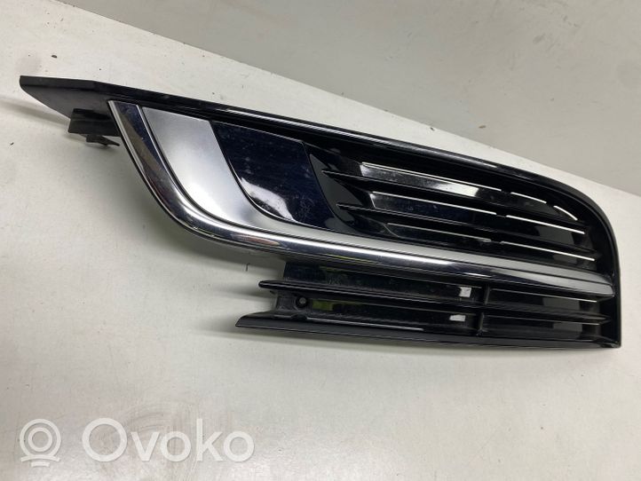 Volkswagen PASSAT CC Krata halogenu 3C8854661A