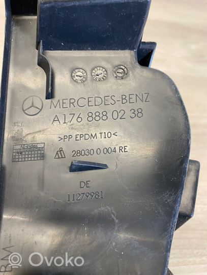 Mercedes-Benz B W246 W242 Välijäähdyttimen ilmanohjauksen ilmakanava A1768880238