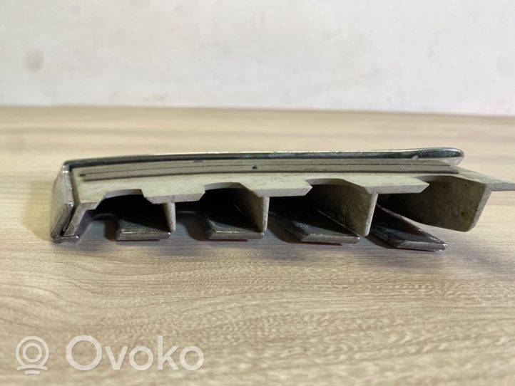 Toyota Avensis T270 Modanatura separatore del paraurti anteriore PZ415T0497Z2