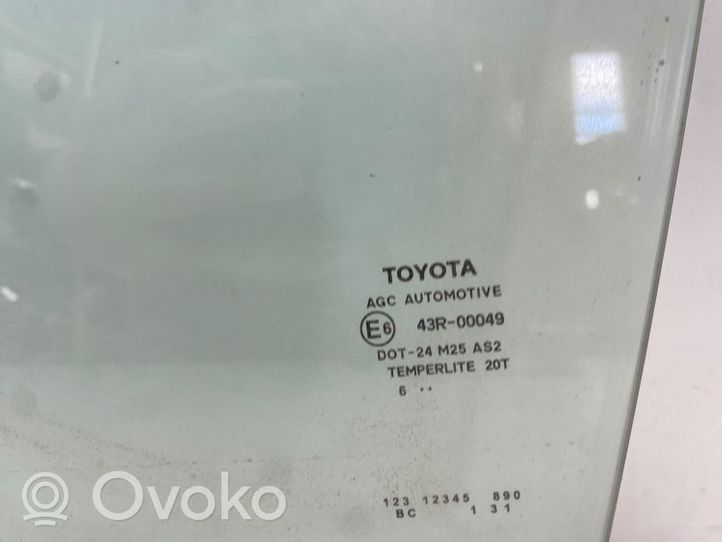 Toyota Avensis T270 Etuoven ikkunalasi, neliovinen malli E643R00049