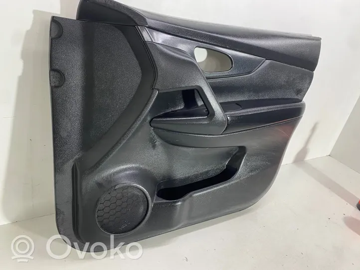 Nissan X-Trail T32 Rivestimento del pannello della portiera anteriore 809104ce0a