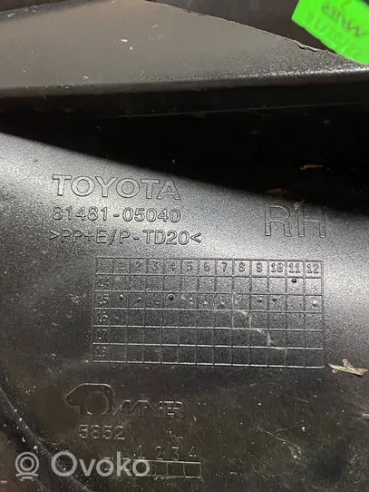 Toyota Avensis T270 Mascherina/griglia fendinebbia anteriore 8148105040