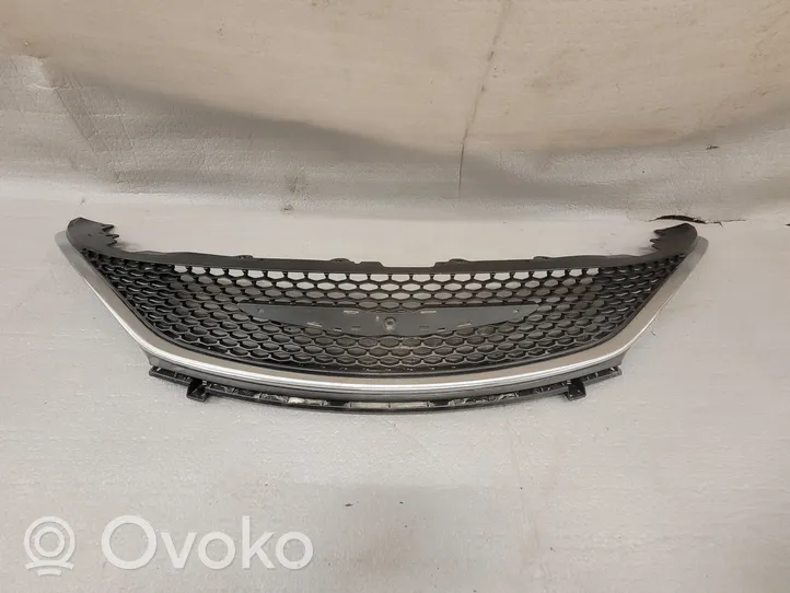 Chrysler Pacifica Etupuskurin ylempi jäähdytinsäleikkö 68228996AB