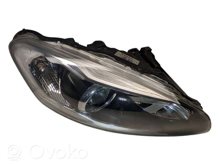 Volvo XC60 Lampa przednia 31395897