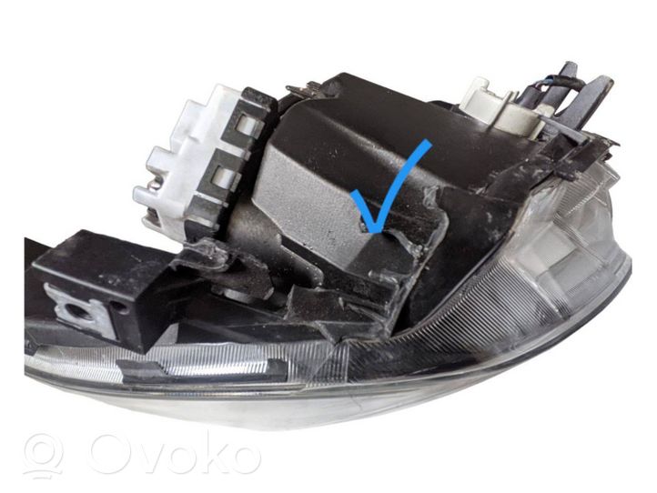 Subaru Forester SK Lampa przednia 84001SJ020