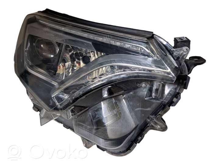 Toyota RAV 4 (XA40) Faro/fanale 8113042650