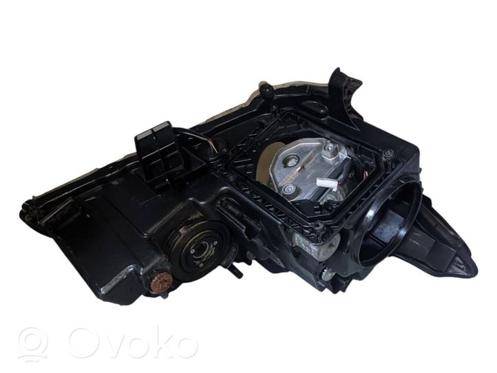 Lexus RX 330 - 350 - 400H Lampa przednia 8118548240