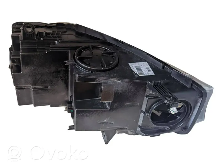 BMW X5 F15 Lampa przednia 7410683