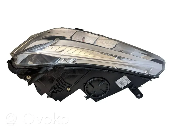 BMW X5 F15 Lampa przednia 7410683