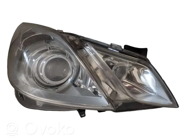 Mercedes-Benz E C207 W207 Lampa przednia A2078203661