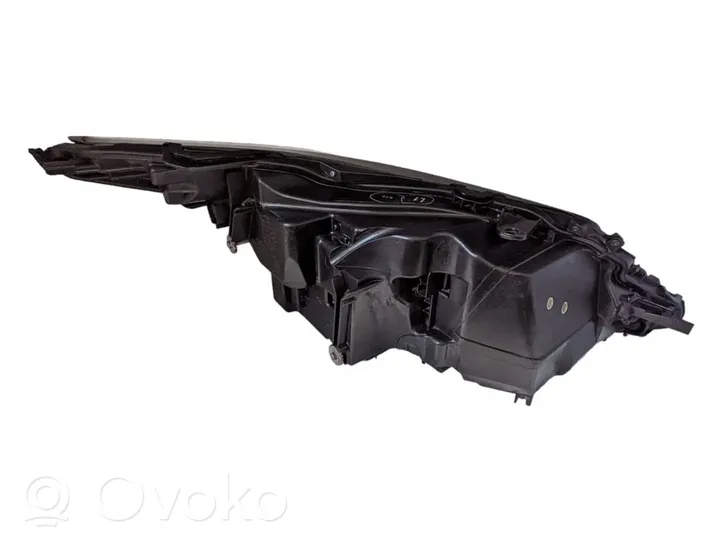 Lexus RX 330 - 350 - 400H Lampa przednia 811500E290