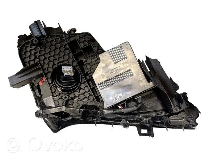 Lexus NX Lampa przednia 8118578240