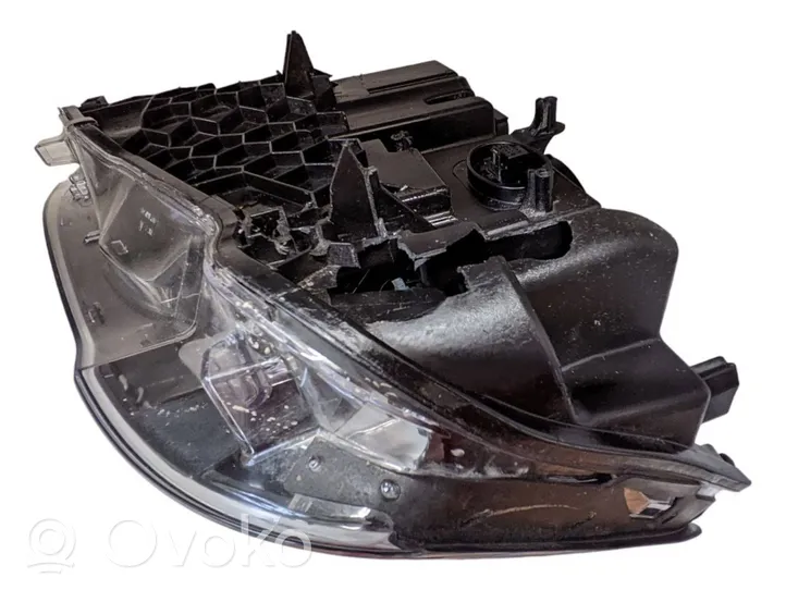 BMW X3 F25 Lampa przednia 7401132