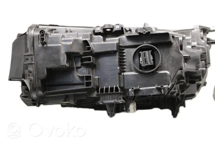 BMW 7 G11 G12 Lampa przednia 7946776