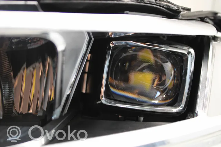 Audi Q2 - Lampa przednia 90083596