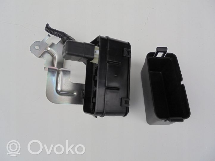 Nissan X-Trail T32 Relay mounting block 